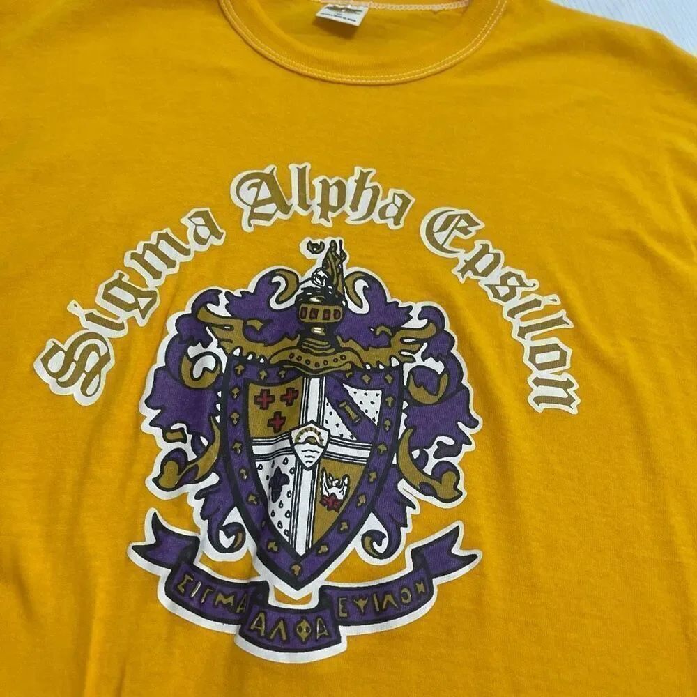 Sigma Alpha Epsilon Yellow Single Stitch VTG T-Shirt Size XL